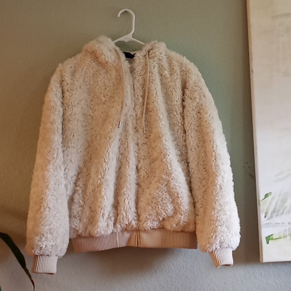 Zara Faux Mongolion Curly Comfy Cuddly Fur Winter White Casual Bohemian Hoodie